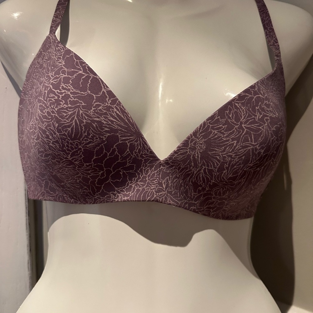 LuLuLemon Floral Lace Women's wireless Bra Purple